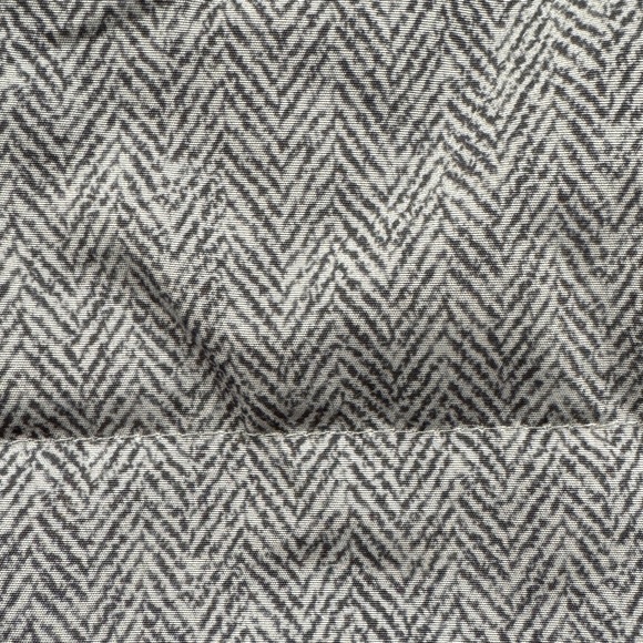 Gray Herringbone Zip Up Puffer Vest With Red Inner Lining 2 Exterior Pockets - Picture 10 of 12